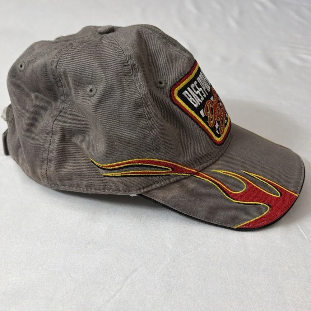 BASS PRO SHOPS Daytona Beach, gray Flame Embroidered, Strapback‎ (A1)
